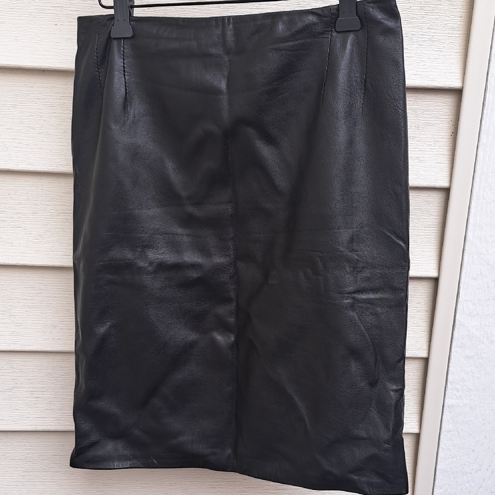 Elegant Black Leather Skirt
